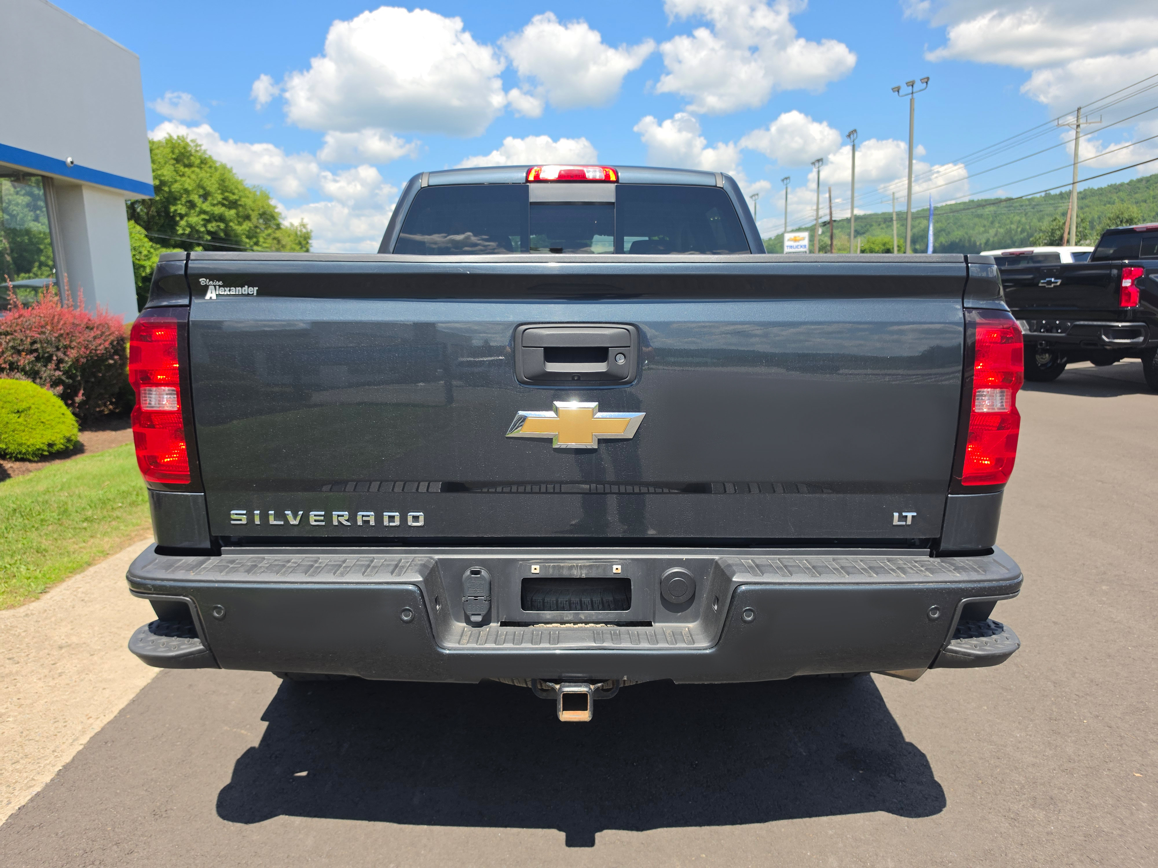 Used 2017 Chevrolet Silverado 1500 LT w/ All Star Edition AWD/4WD image 4