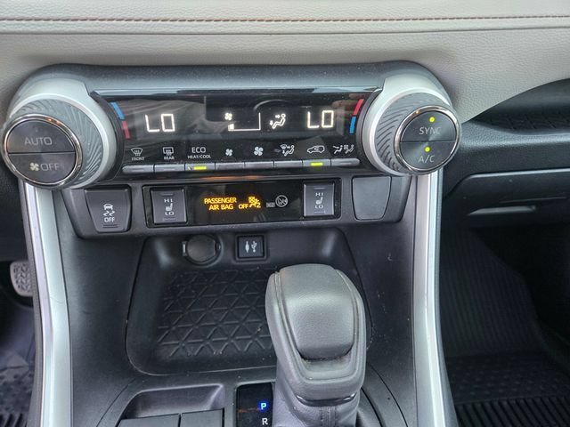 Certified 2019 Toyota RAV4 XLE w/ Convenience Package AWD/4WD image 17