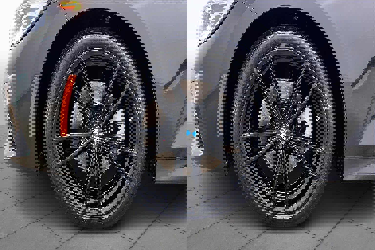 Used 2019 BMW 330i Sedan w/ M Sport Package image 11