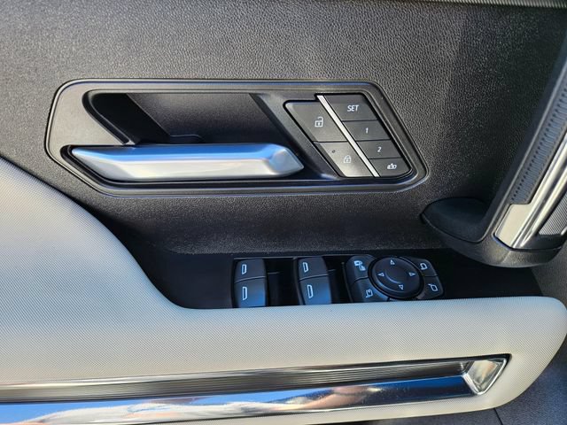 Used 2026 GMC Hummer EV SUV w/ LPO, Dark Essentials Package AWD/4WD image 28