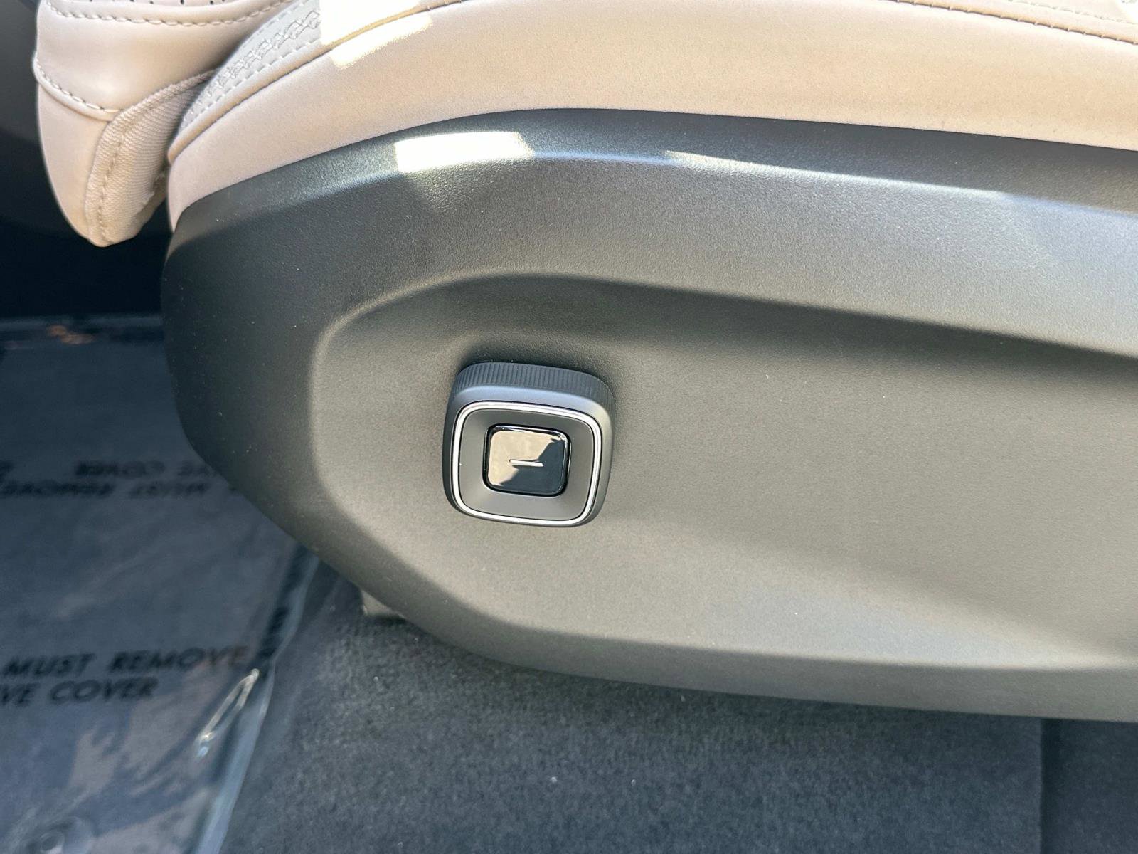 Certified 2025 Volvo EX90 Ultra image 19