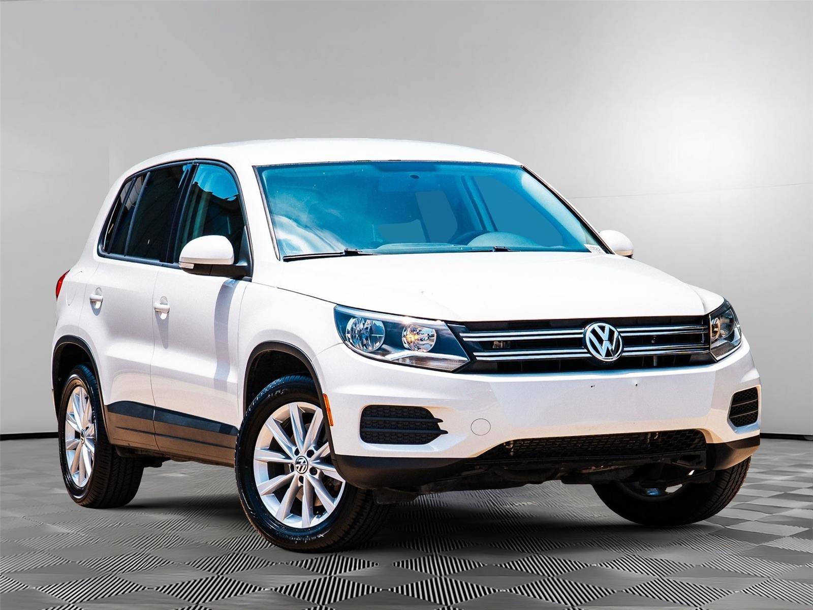 Used 2014 Volkswagen Tiguan SE FWD image 1