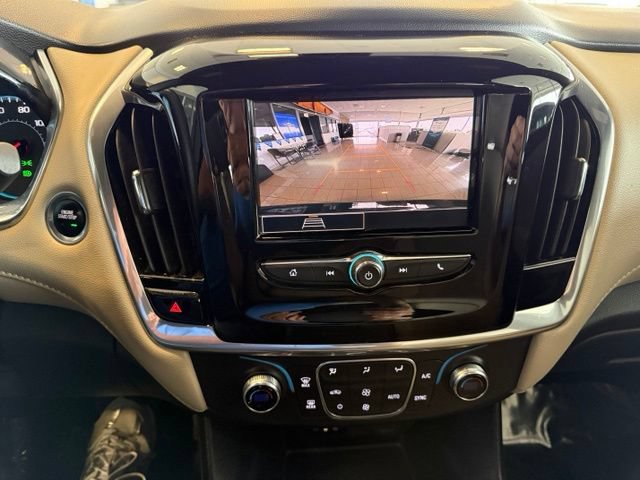 Used 2022 Chevrolet Traverse LS FWD image 16
