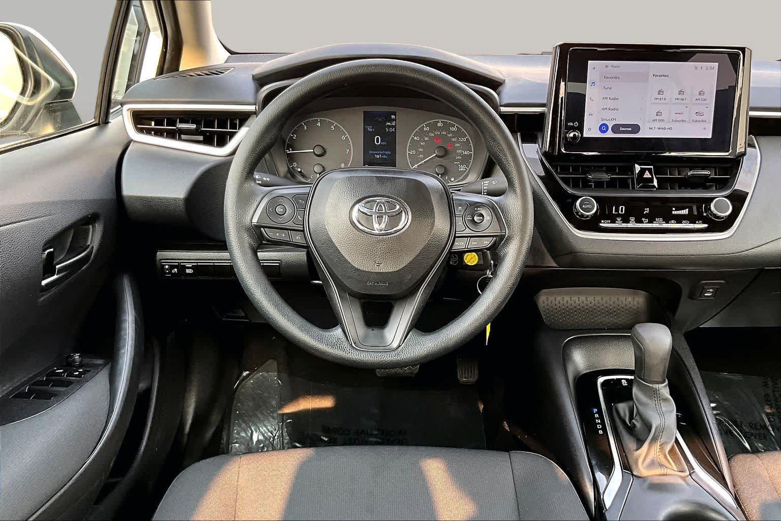 Used 2025 Toyota Corolla LE FWD image 6