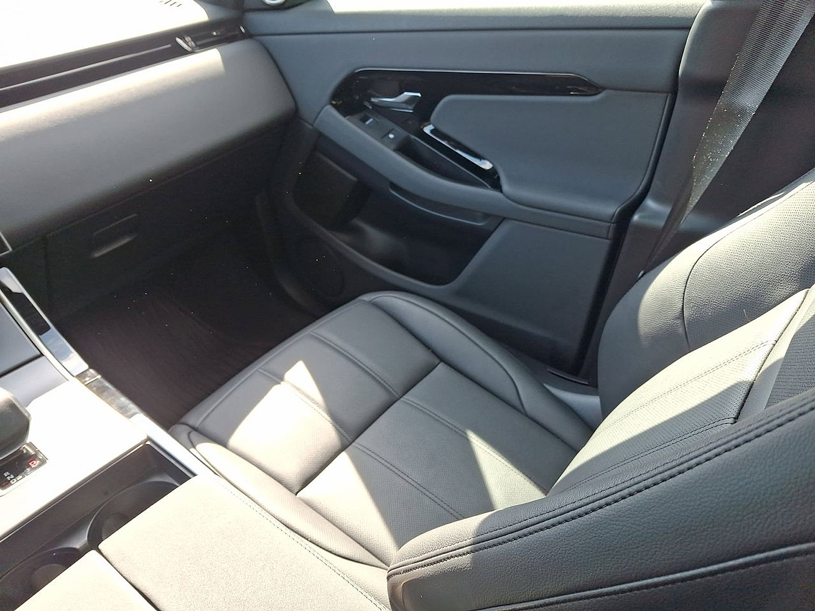 Certified 2026 Land Rover Range Rover Evoque S AWD/4WD image 11