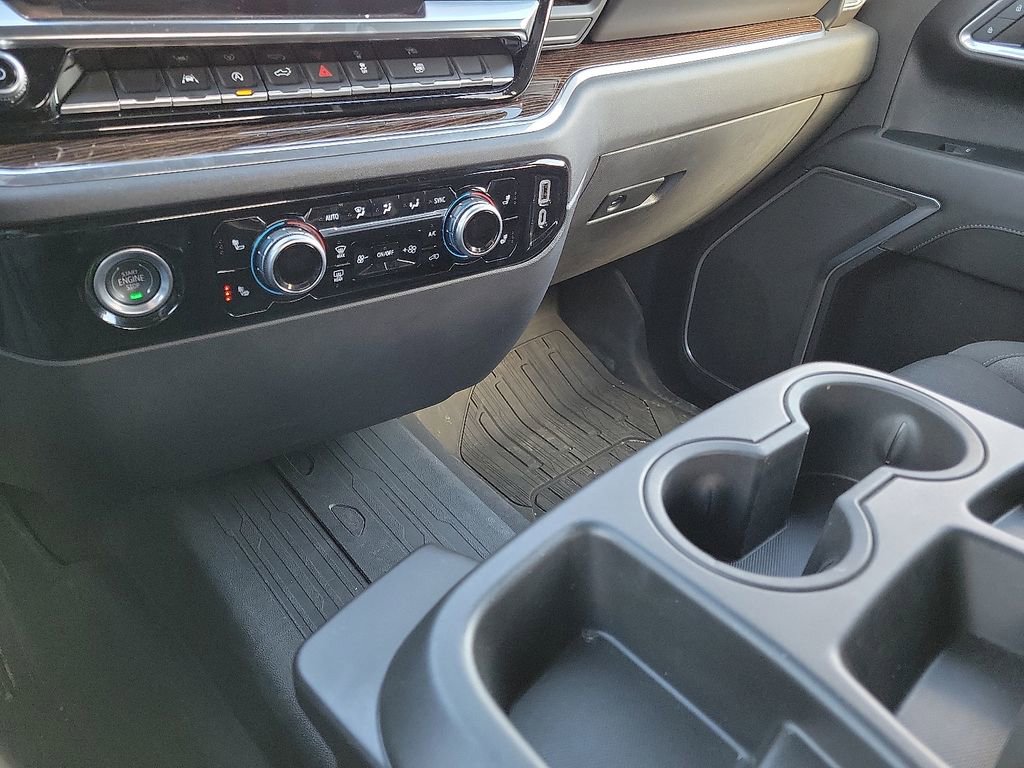 Used 2024 GMC Sierra 1500 Elevation w/ LPO, Elevation Black Package image 16