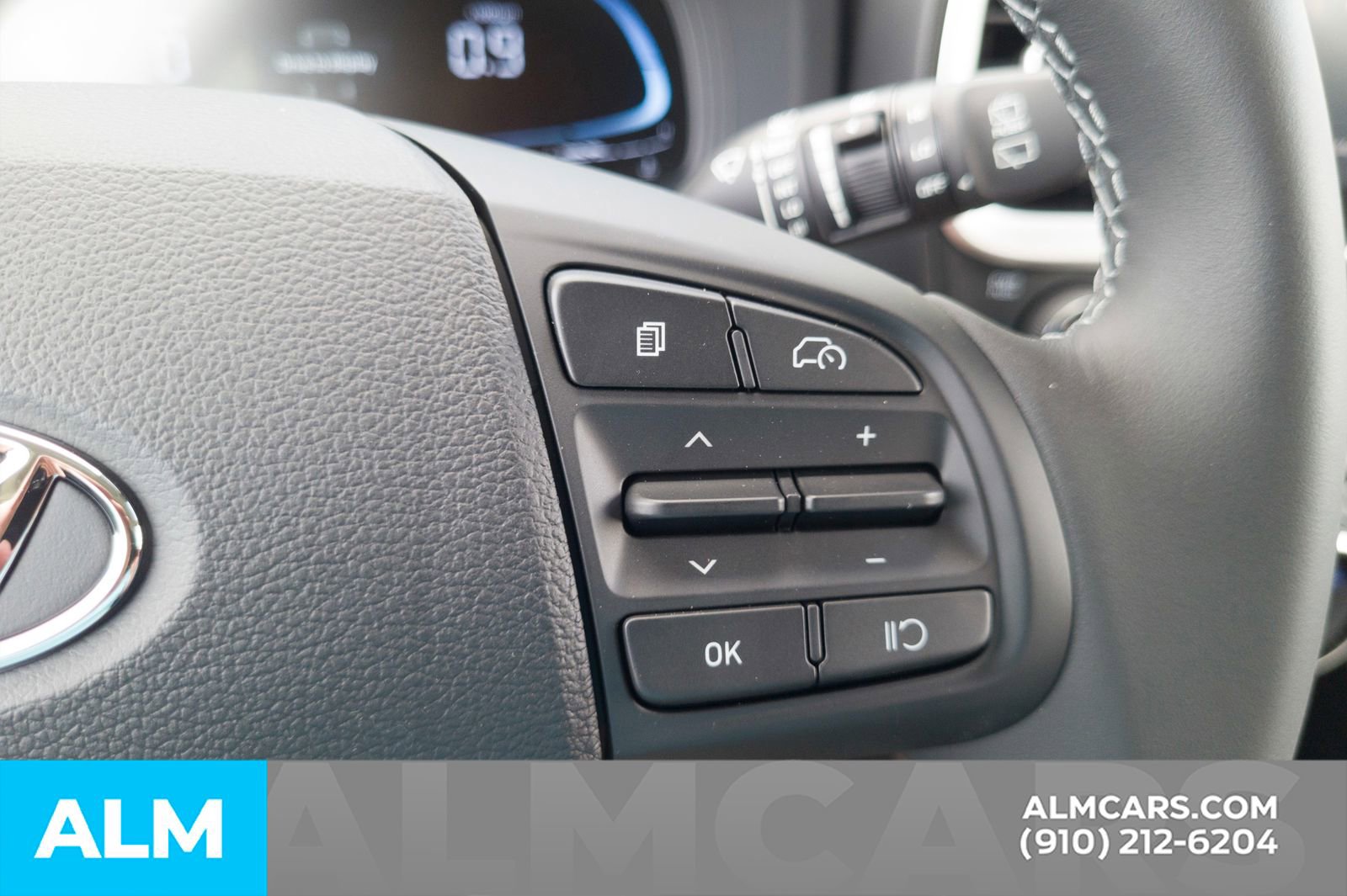 Certified 2025 Hyundai Venue SEL image 27