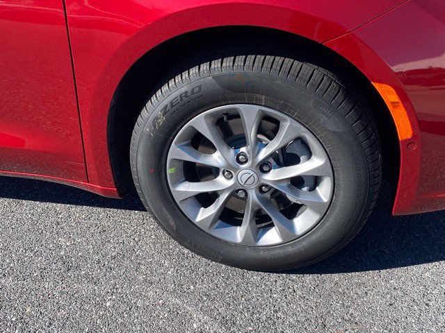 New 2026 Chrysler Pacifica Limited w/ Uconnect Theater Family Group AWD/4WD image 11