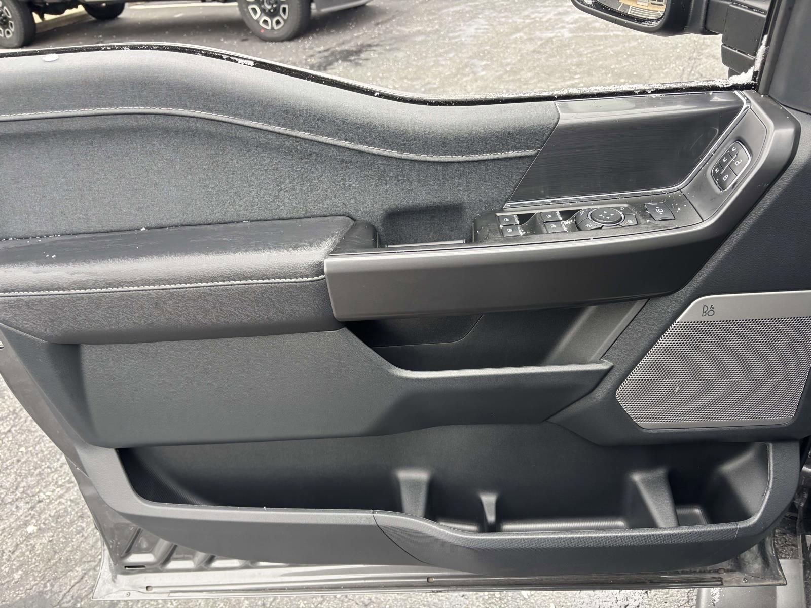 New 2025 Ford F150 Lariat w/ Equipment Group 501A Mid image 11