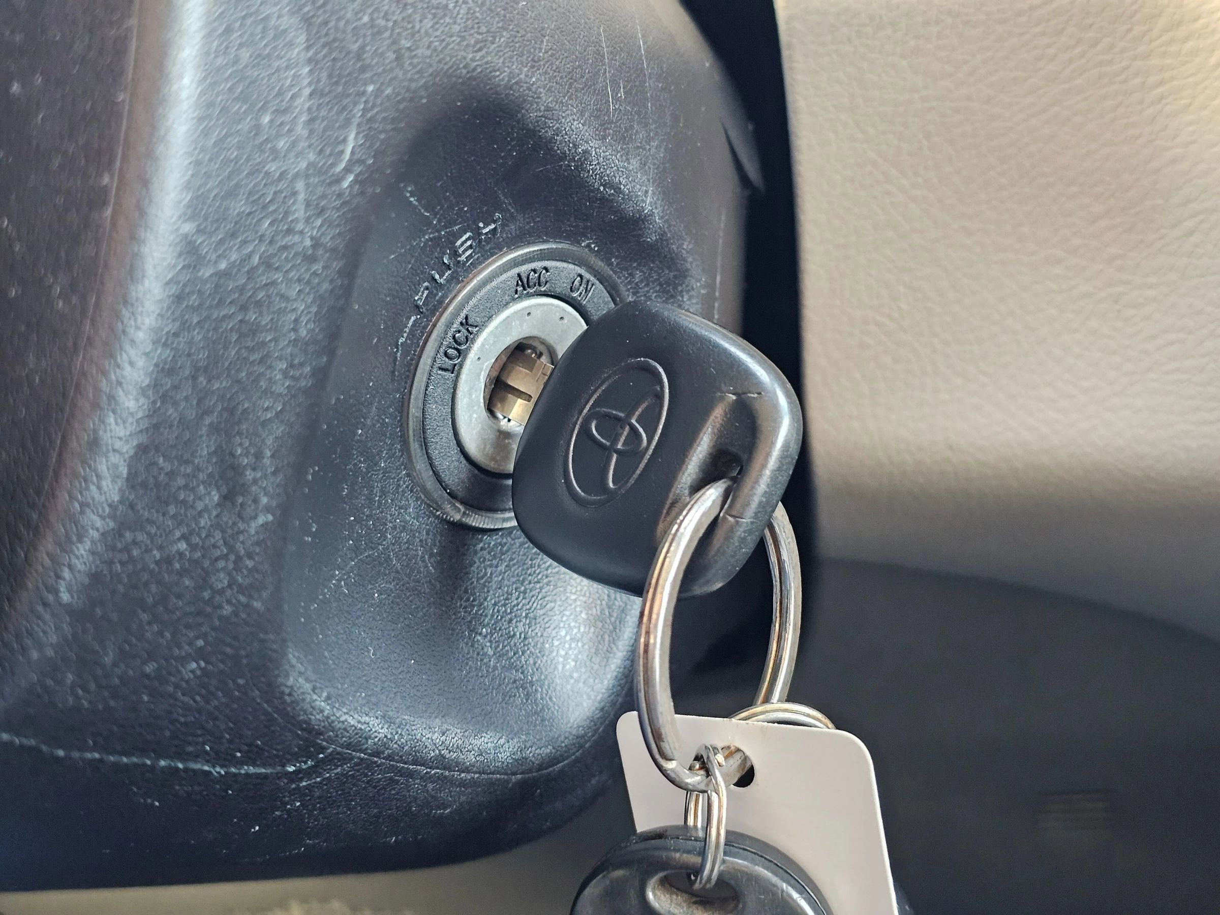 Used 2020 Toyota Sienna L image 37