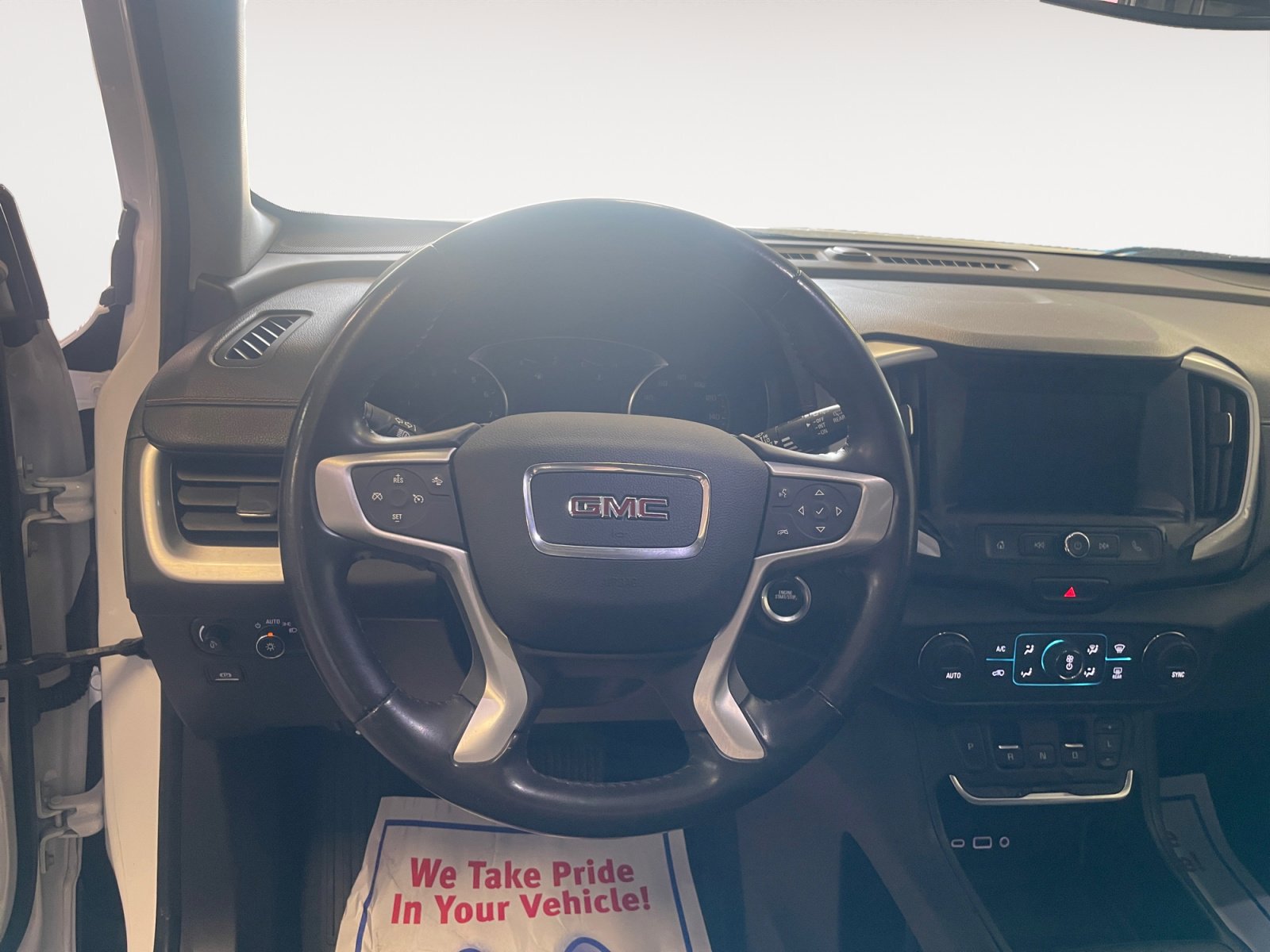 Used 2021 GMC Terrain SLE w/ Driver Convenience Package FWD image 12