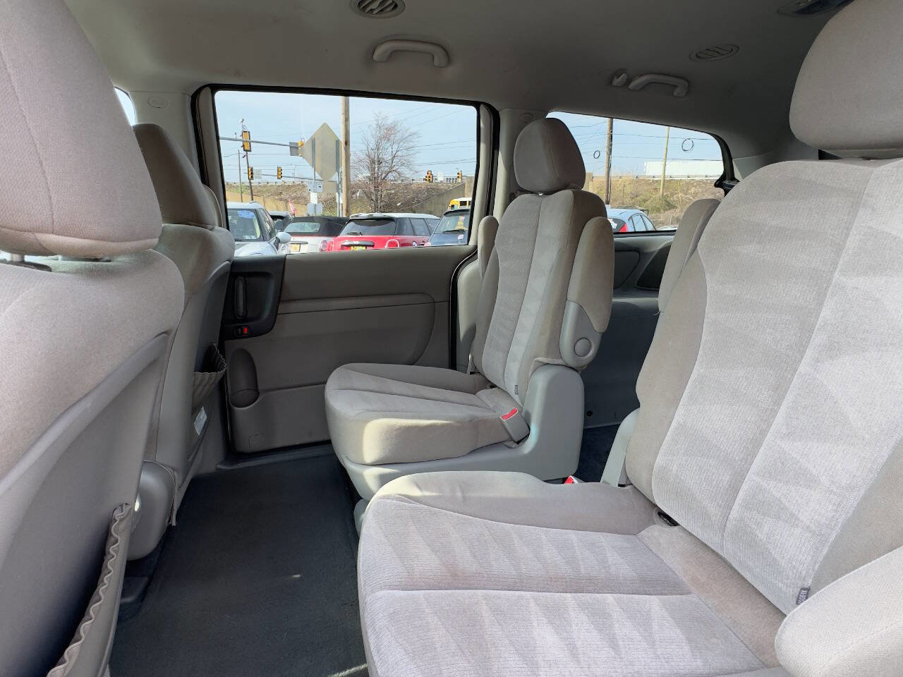 Used 2012 Kia Sedona LX w/ PWR Pkg image 11