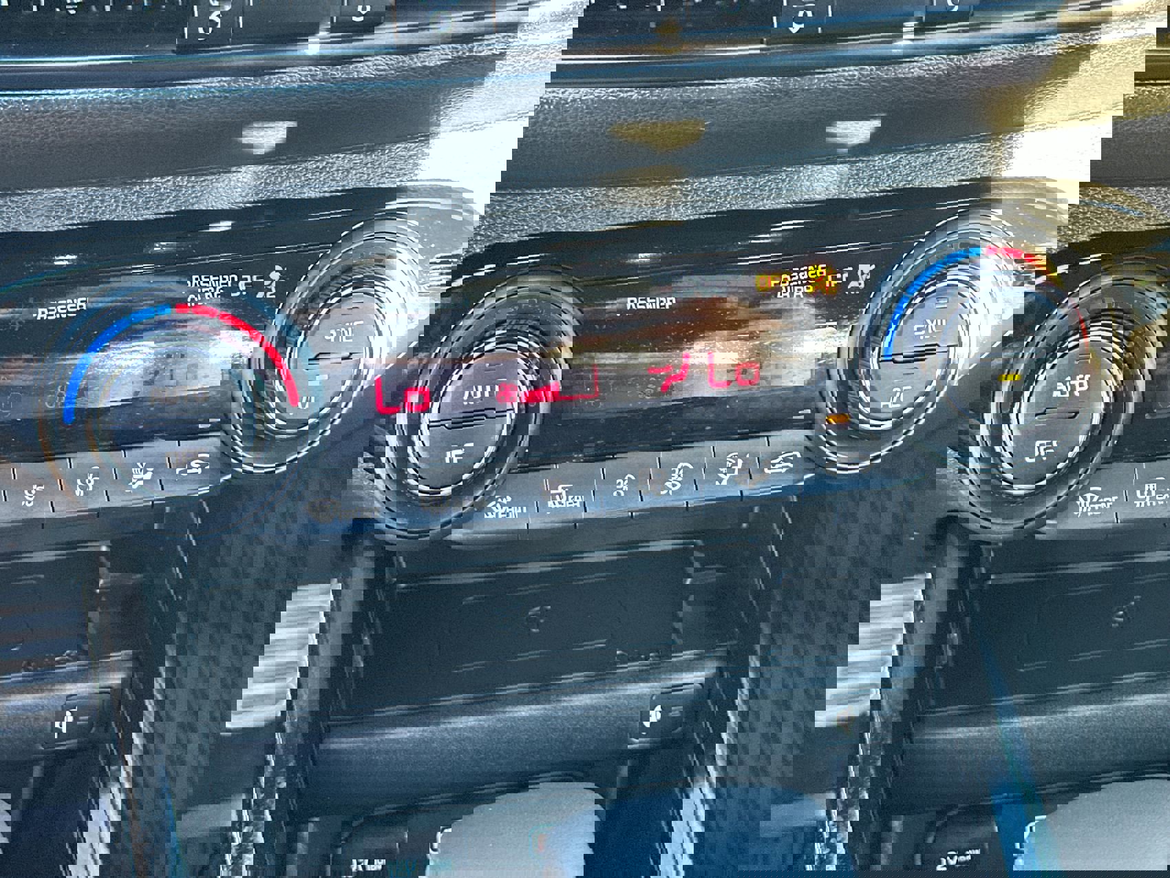 Used 2024 Kia Forte GT-Line w/ GT-Line Premium Package image 19