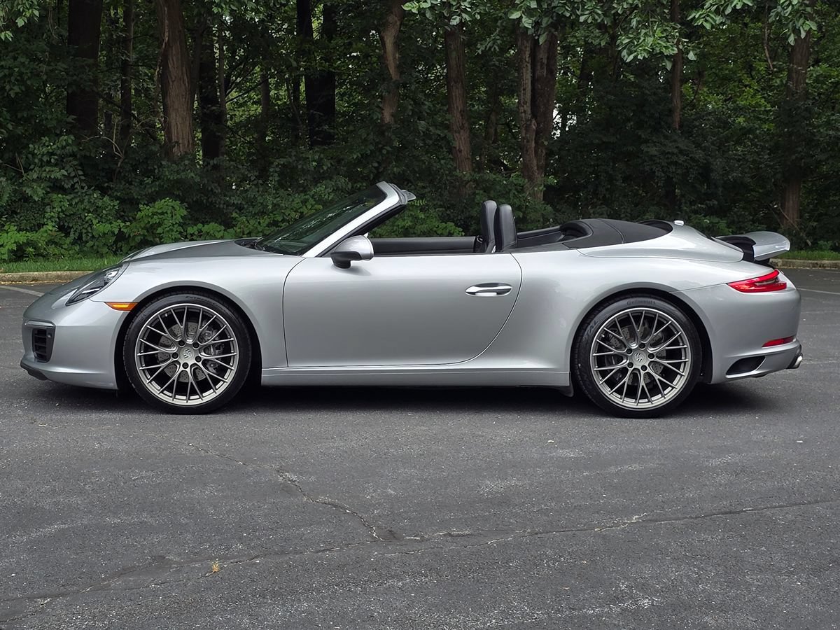 Used 2018 Porsche 911 Carrera RWD image 3