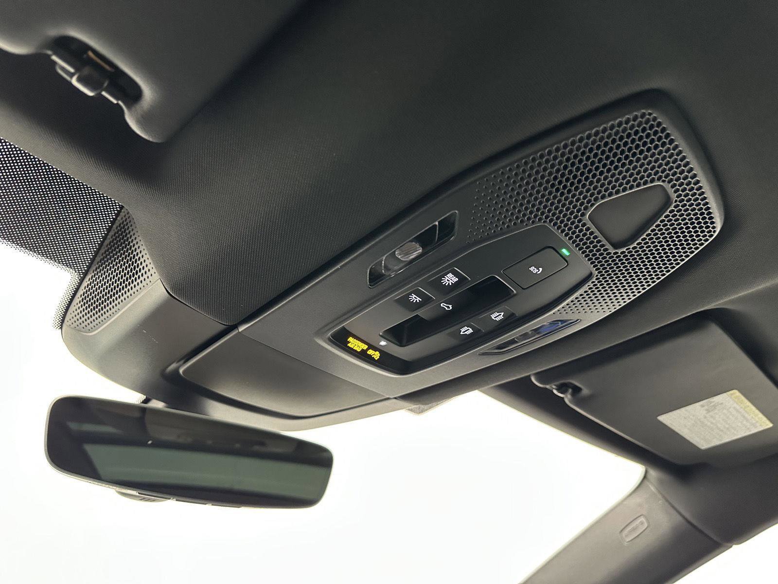 New 2025 Porsche Macan 4S Electric AWD/4WD image 34