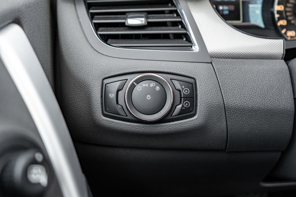 Used 2013 Ford Edge SEL image 22