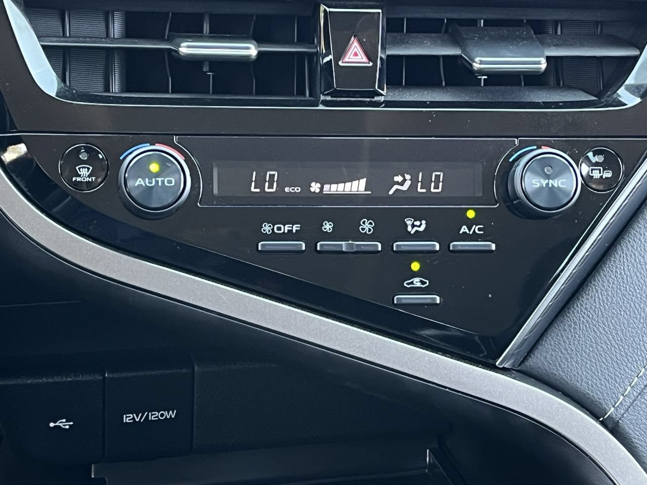 Used 2024 Toyota Camry SE FWD image 18