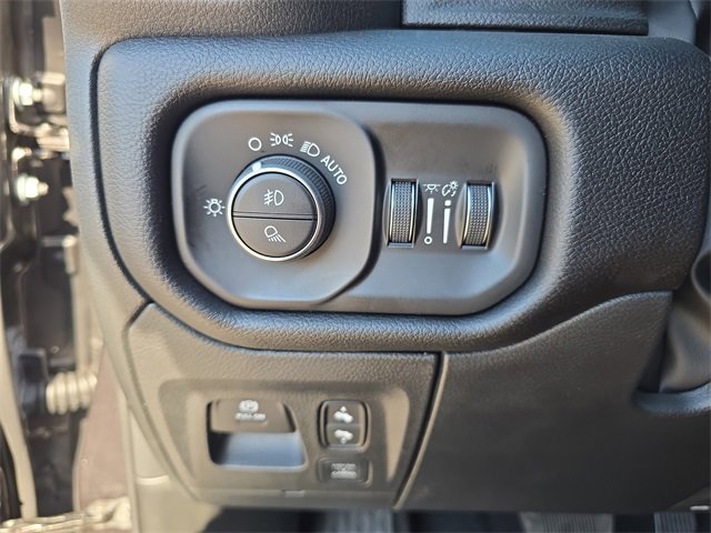 New 2026 RAM 1500 4x4 Crew Cab image 21