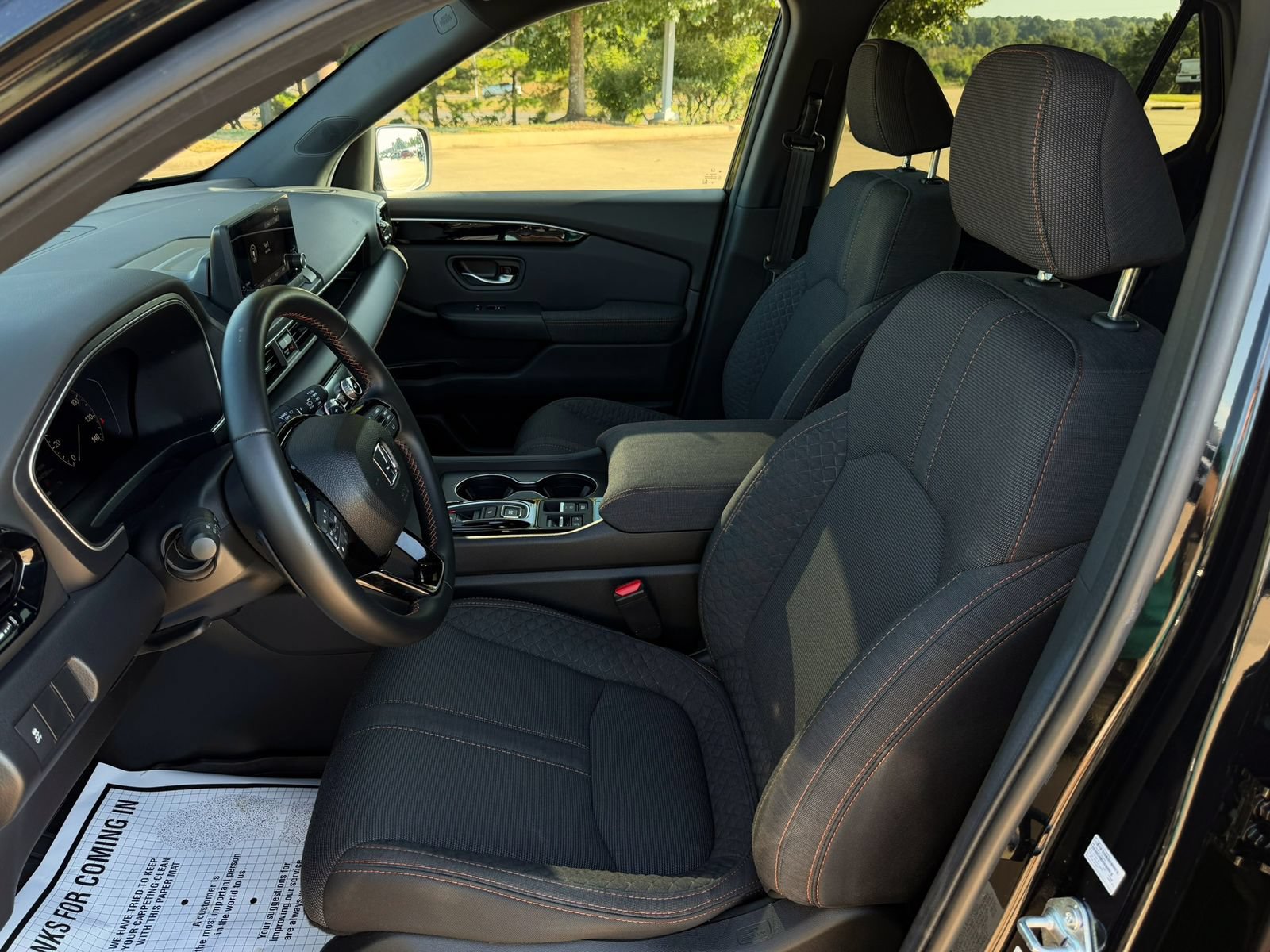 Used 2025 Honda Pilot Sport image 10