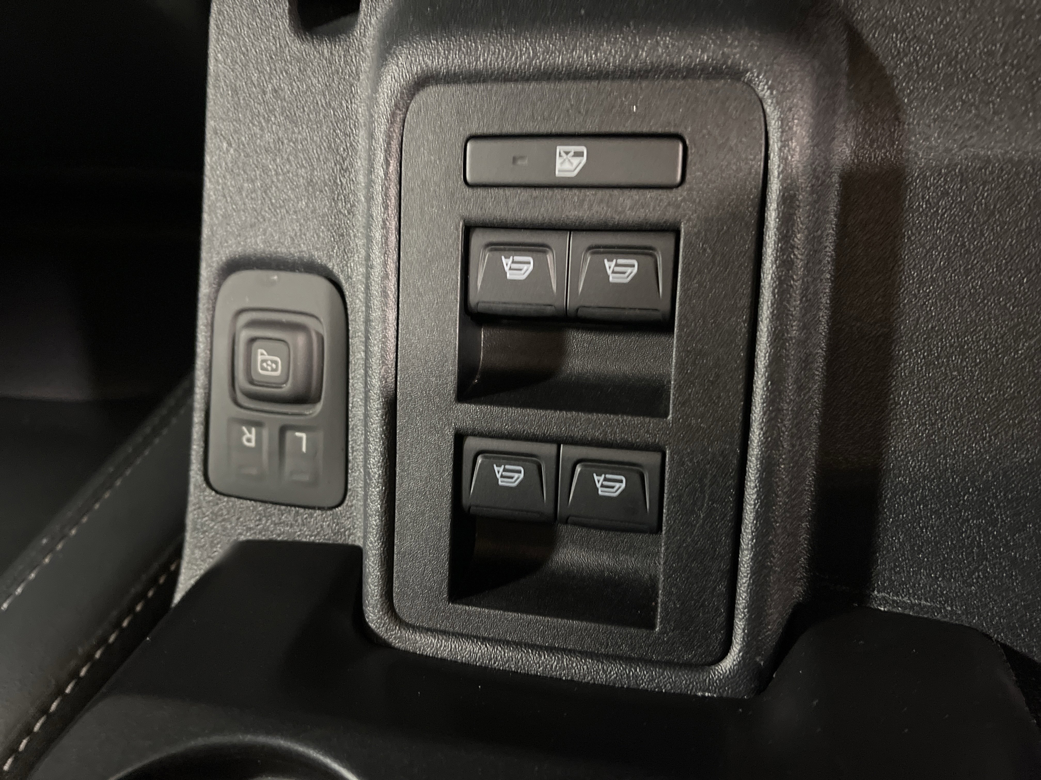 Used 2025 Ford Bronco Outer Banks image 8