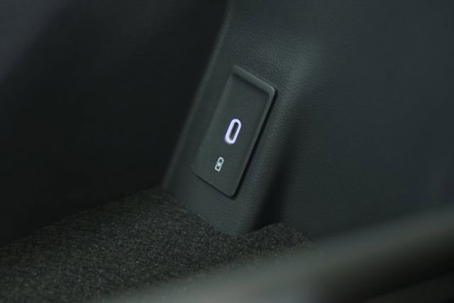 New 2025 Volkswagen Atlas SEL Premium R-Line image 28