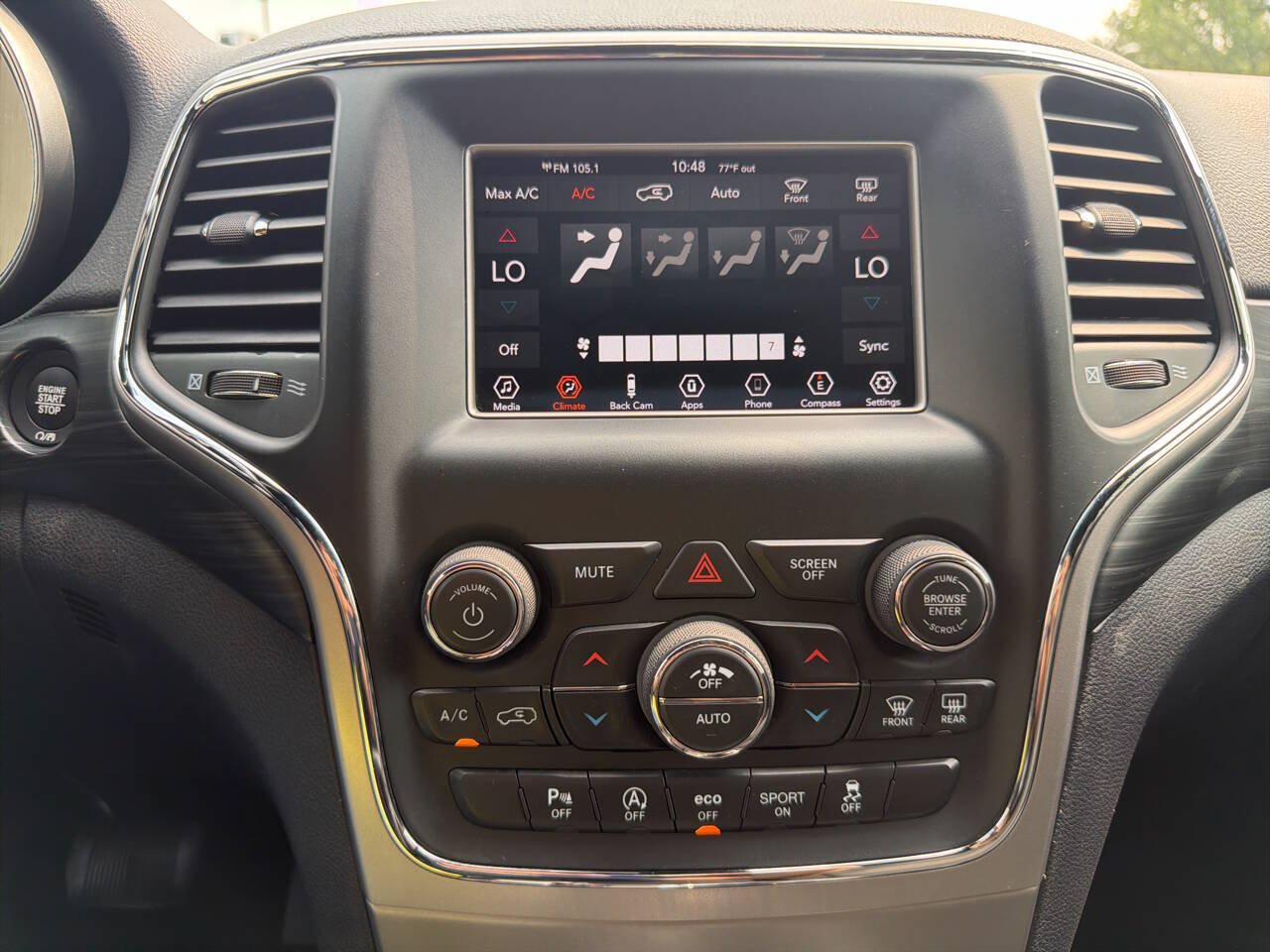 Used 2019 Jeep Grand Cherokee Laredo AWD/4WD image 14
