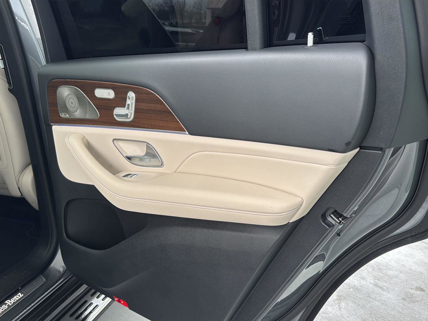 Used 2024 Mercedes-Benz GLS 450 GLS 450 image 13