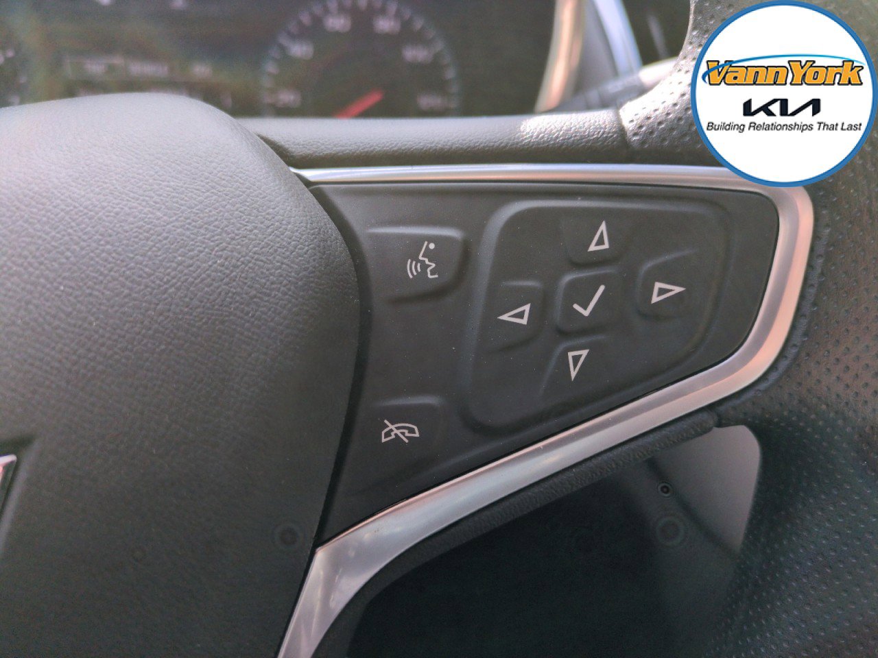 Used 2023 Chevrolet Equinox LS w/ Driver Confidence II Package image 21