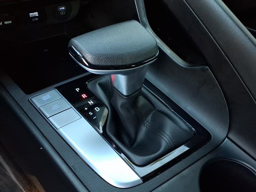 Certified 2024 Hyundai Elantra SEL image 23