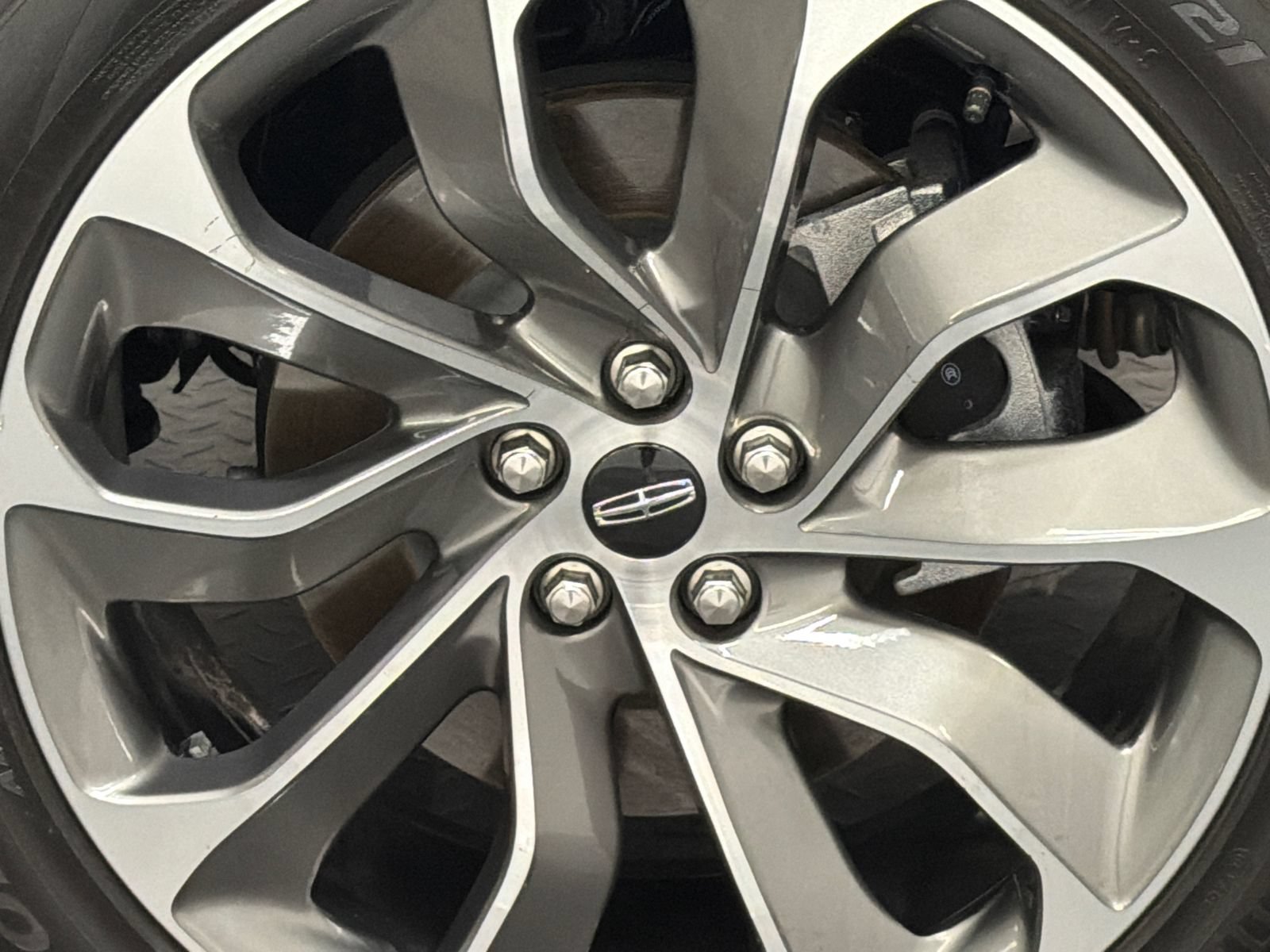 Used 2025 Lincoln Aviator Reserve AWD/4WD image 5