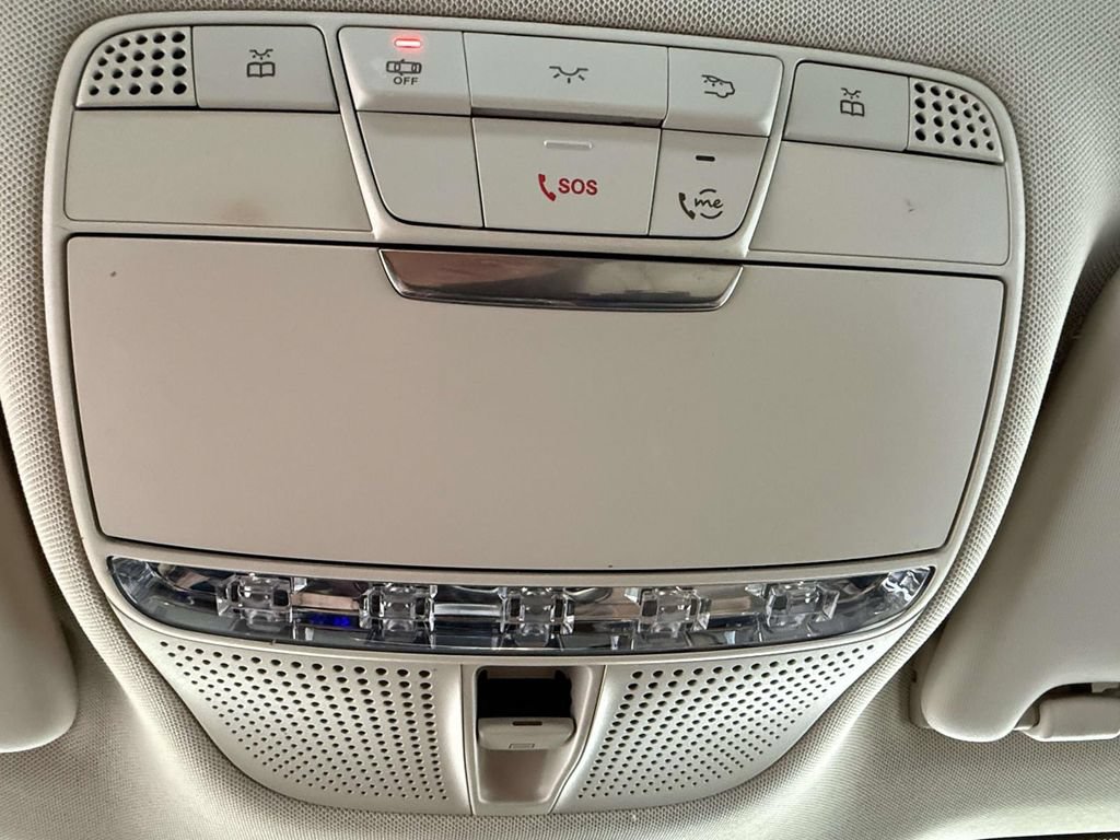 Used 2021 Mercedes-Benz GLC 300 4MATIC image 27