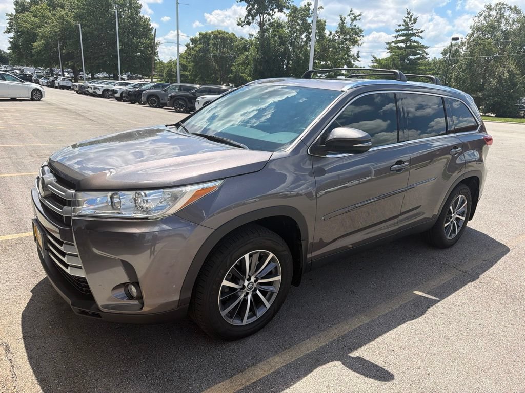 Used 2019 Toyota Highlander XLE AWD/4WD image 6