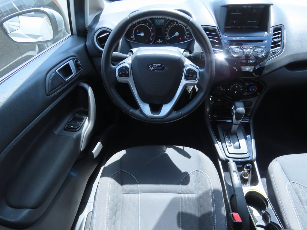Used 2014 Ford Fiesta SE w/ Equipment Group 201A FWD image 5