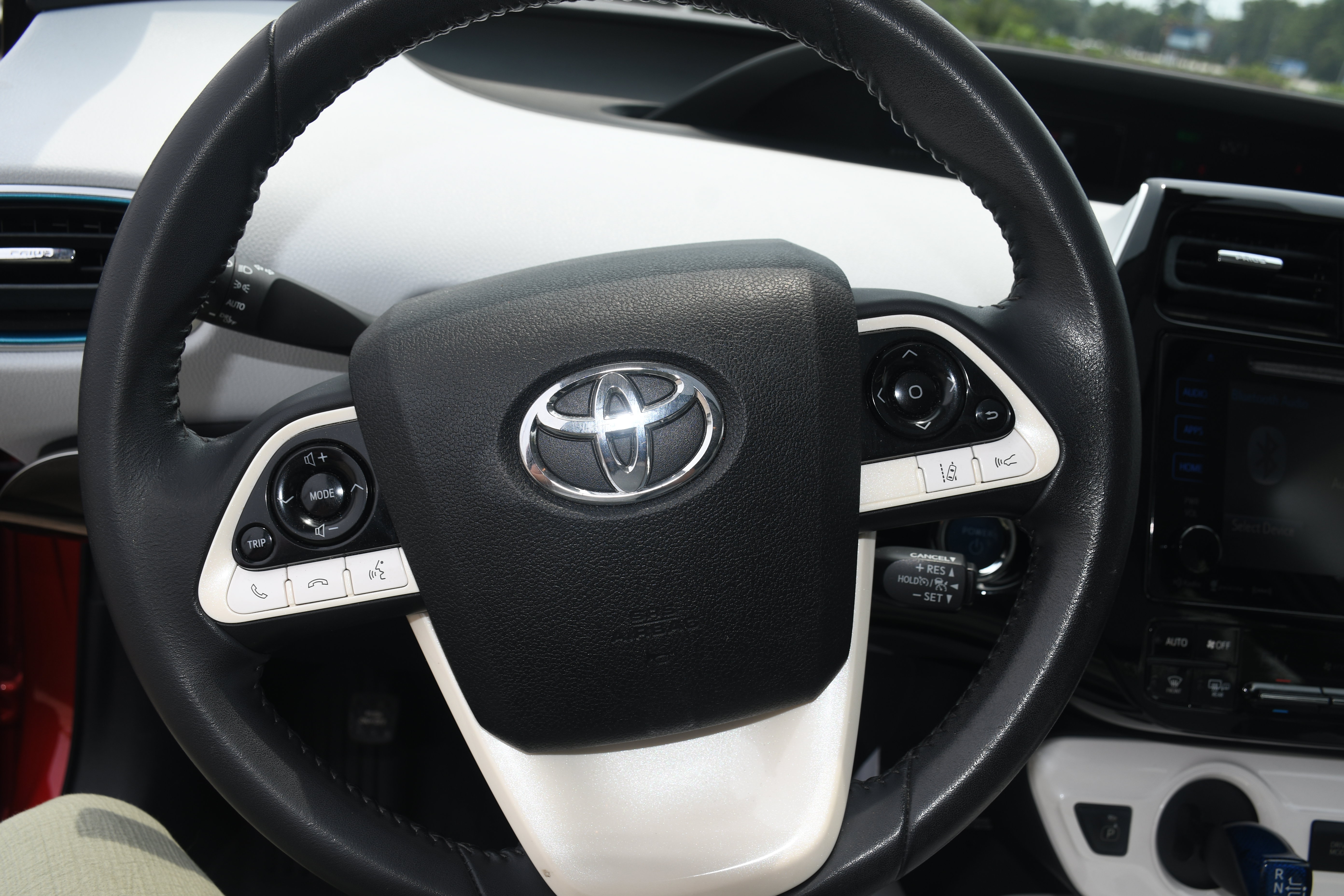 Used 2017 Toyota Prius Four FWD image 13