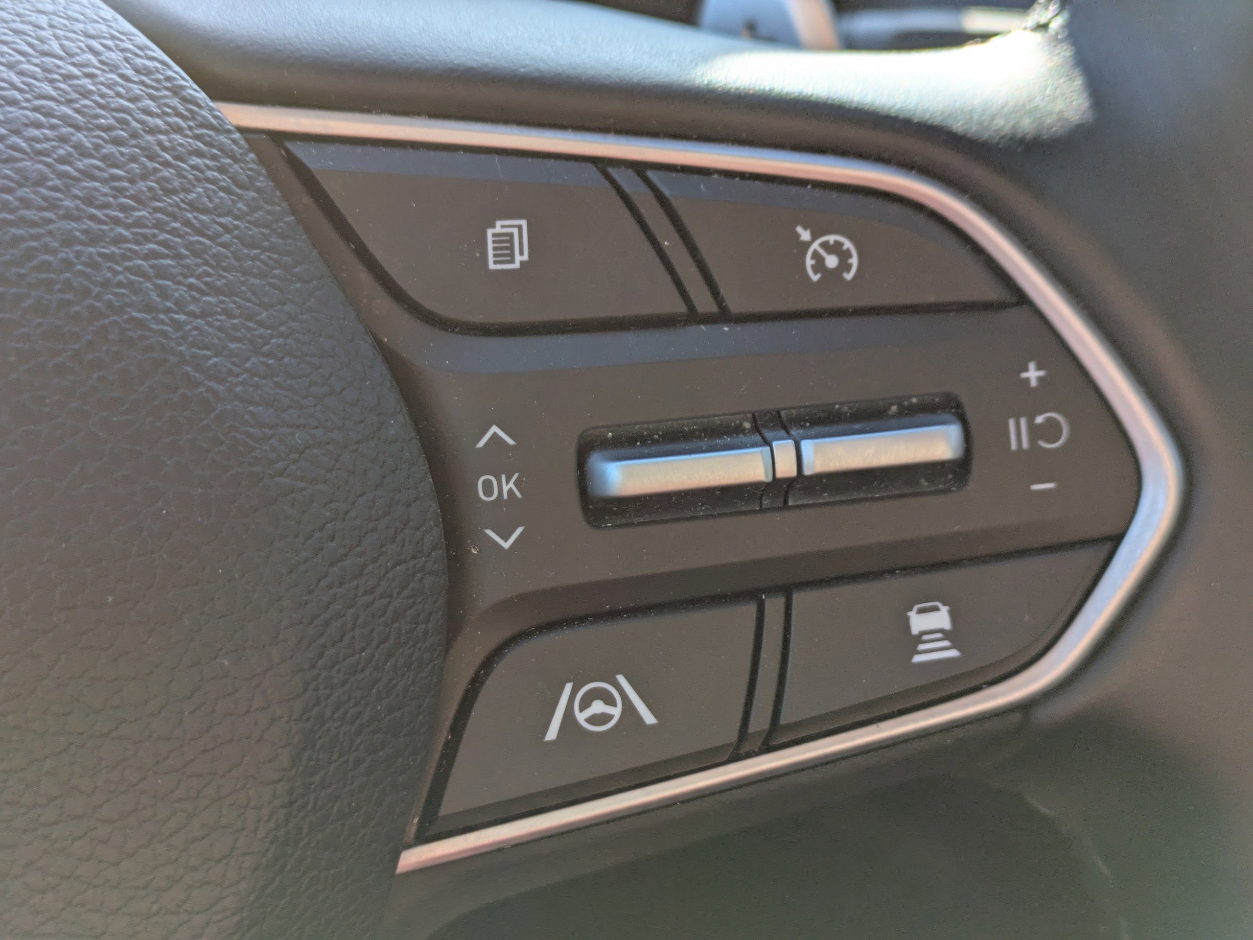 Used 2023 Hyundai Santa Fe Limited image 28