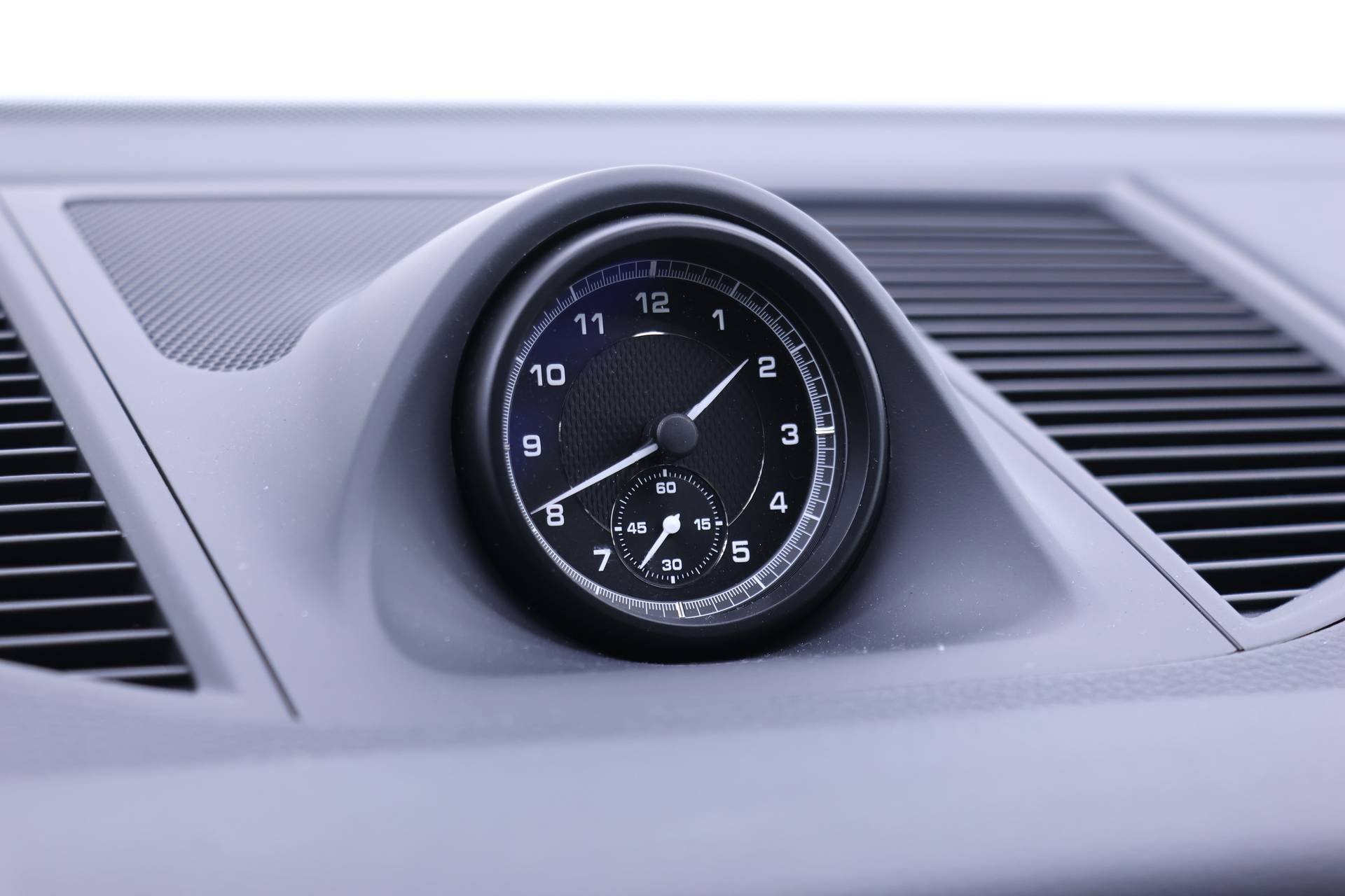 Used 2025 Porsche Macan image 13