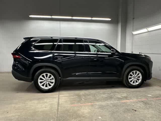 Used 2025 Toyota Grand Highlander AWD image 3