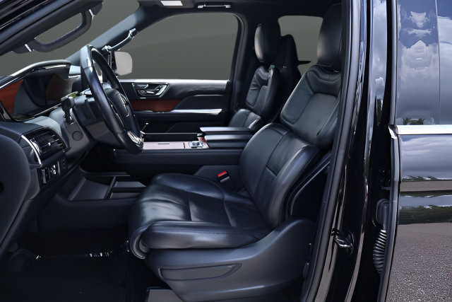 Used 2024 Lincoln Navigator Reserve AWD/4WD image 15