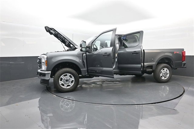 New 2026 Ford F350 XLT w/ FX4 Off-Road Package image 37