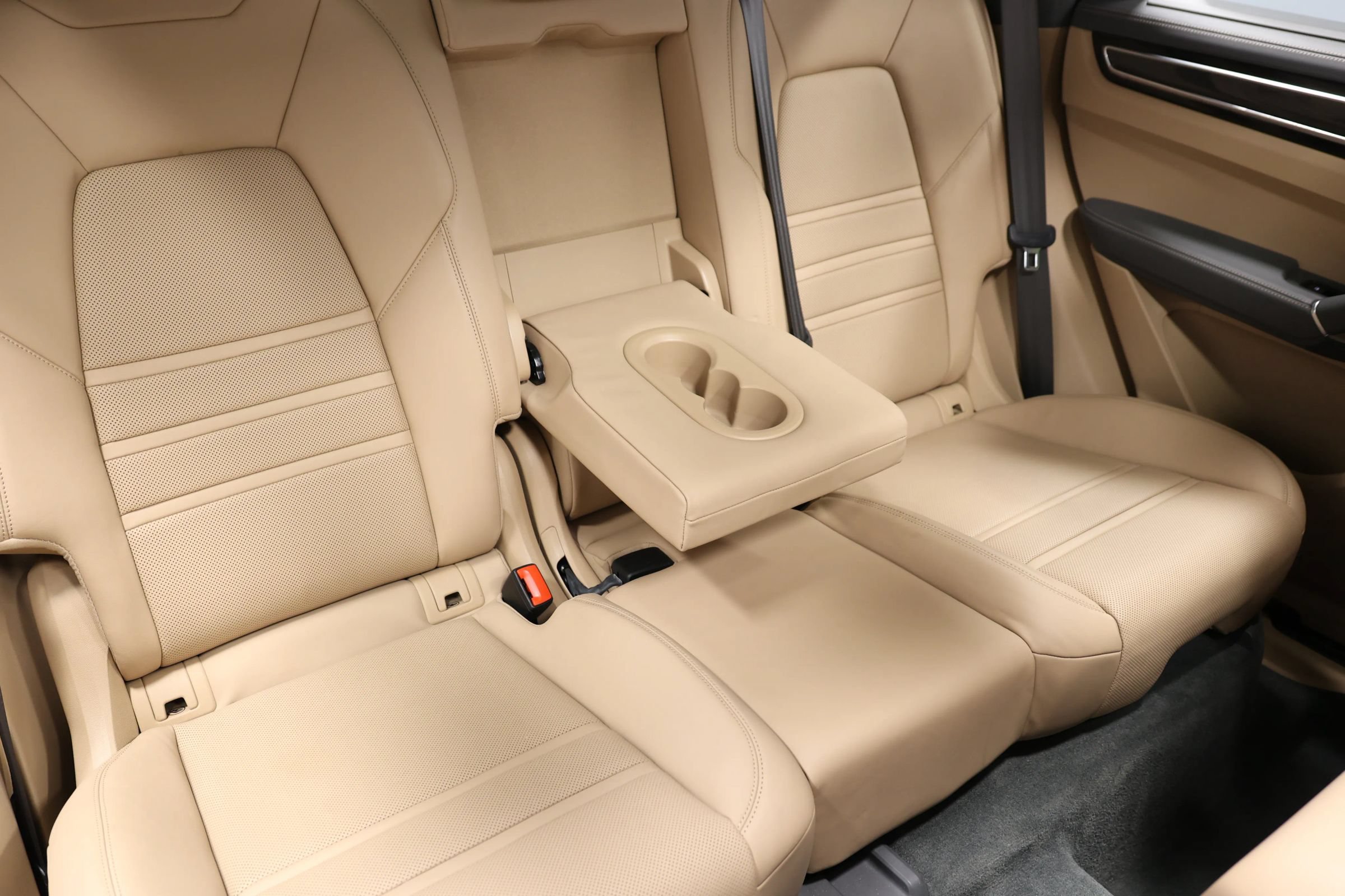 Used 2021 Porsche Cayenne Turbo S AWD/4WD image 99