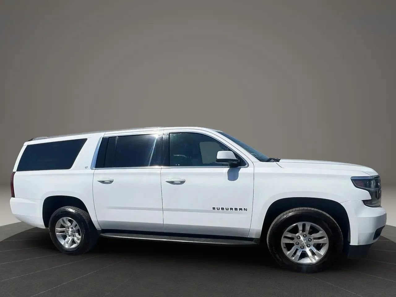Used 2019 Chevrolet Suburban LT AWD/4WD image 4