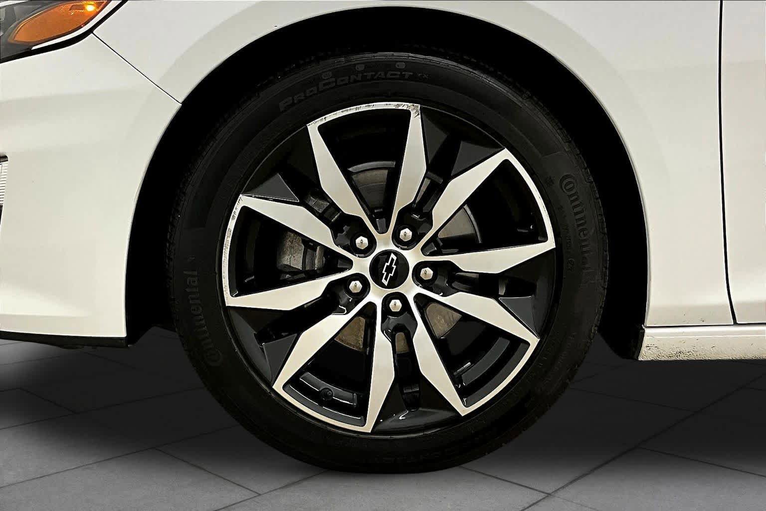 Used 2025 Chevrolet Malibu RS FWD image 11