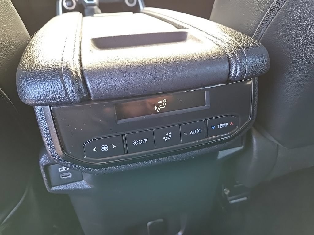 Used 2024 Toyota Grand Highlander AWD image 38