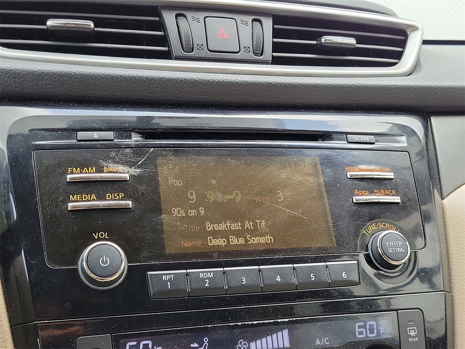 Used 2015 Nissan Rogue SV image 21