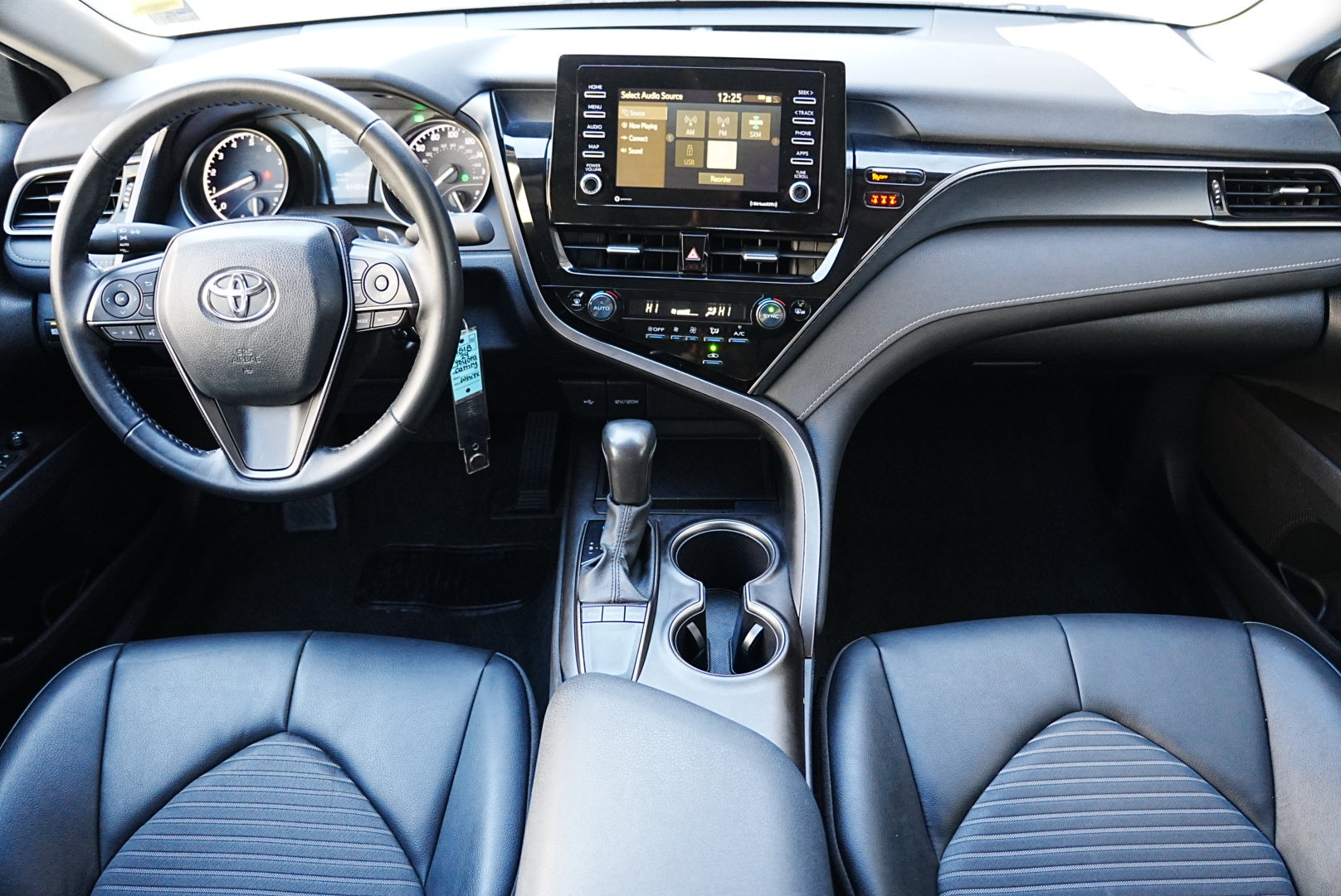 Used 2024 Toyota Camry SE image 16