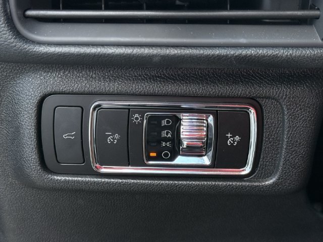 Used 2023 Lincoln Corsair FWD w/ Equipment Group 101A image 20