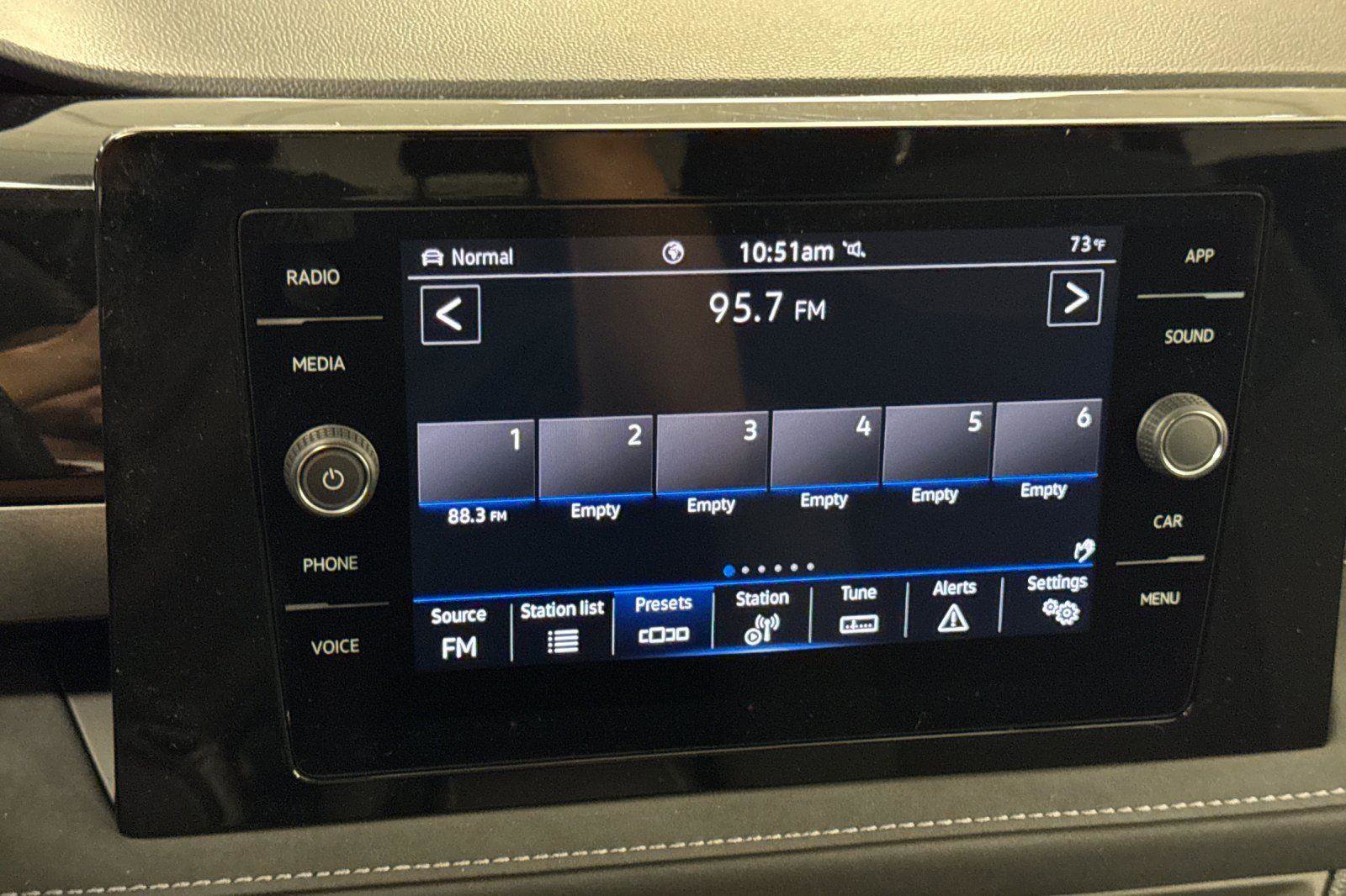 New 2025 Volkswagen Taos SE image 17