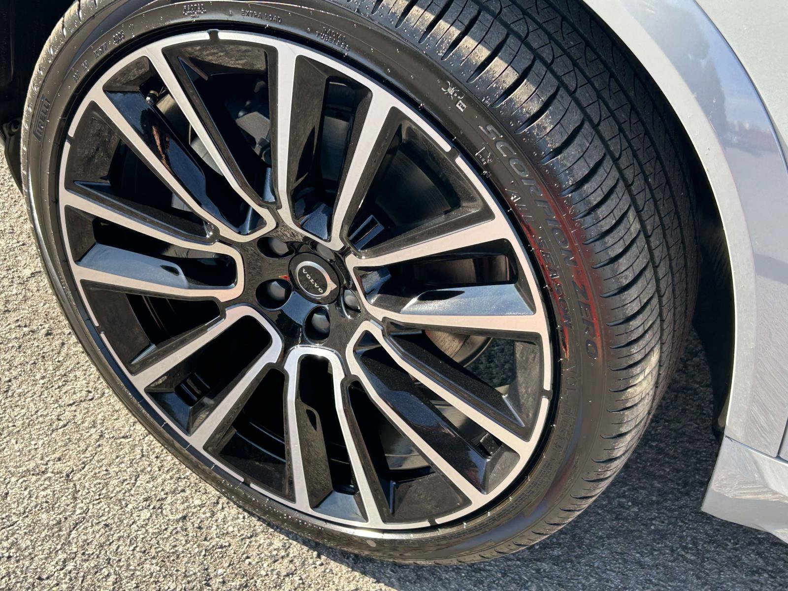New 2026 Volvo XC90 B6 Ultra w/ Lounge Package AWD/4WD image 9