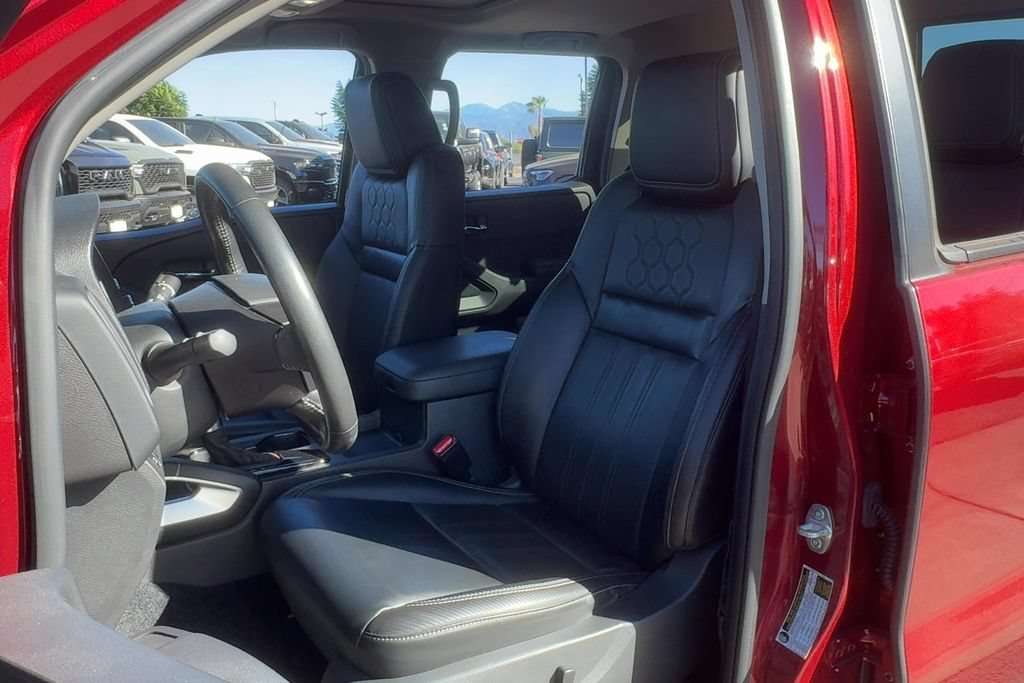 Used 2024 Nissan Frontier SL w/ Technology Package RWD image 11