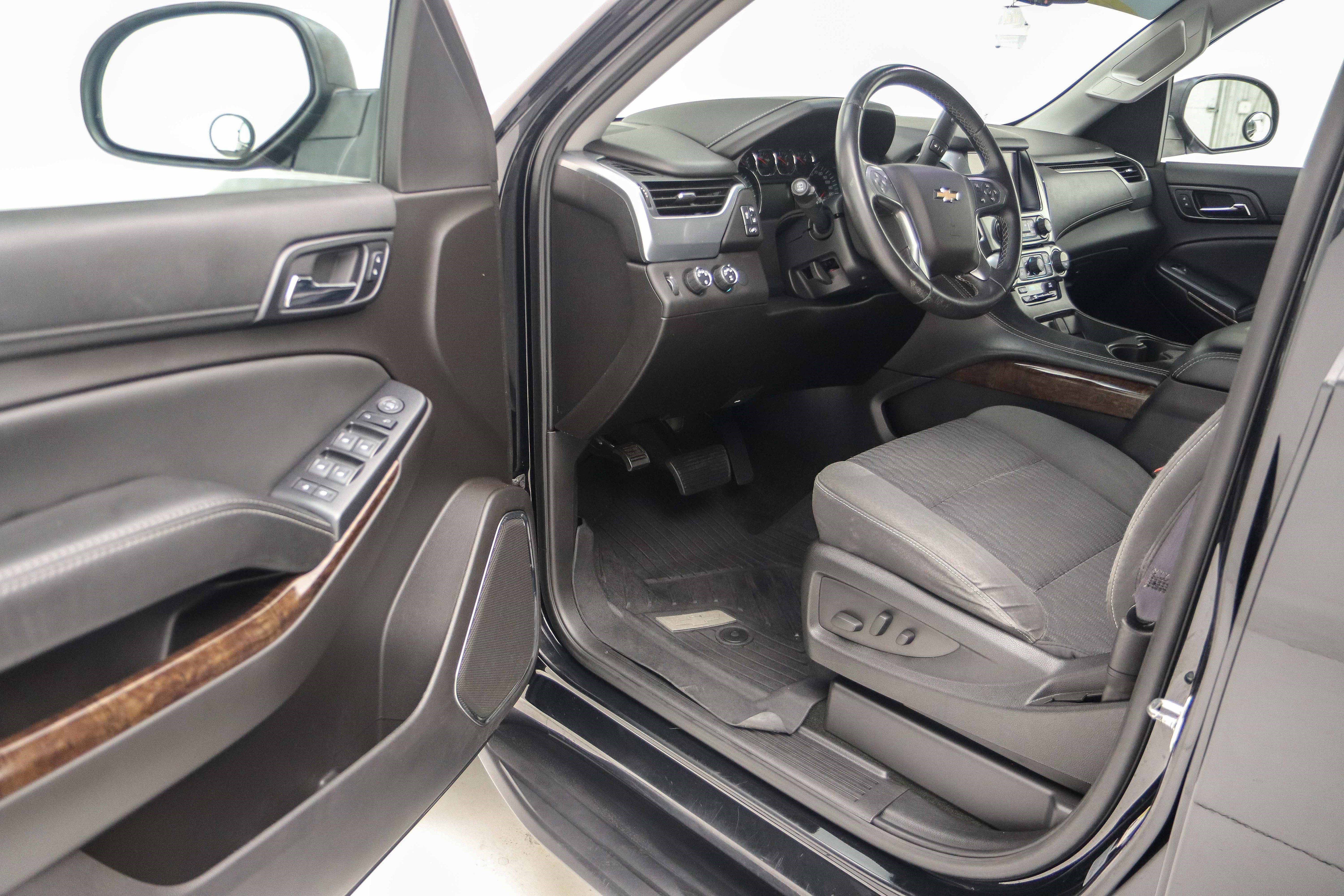 Used 2017 Chevrolet Suburban 3500 LS w/ Driver Alert Package AWD/4WD image 21